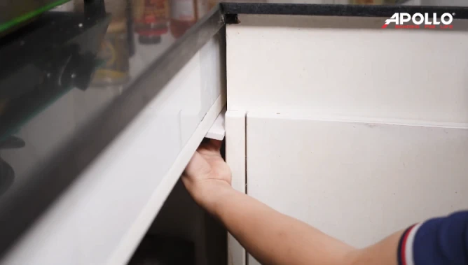 Tấm Formex đóng vai trò làm lớp đỡ để keo bọt nở không bị chảy ra ngoài trong quá trình thi công bịt khe hở chống côn trùng